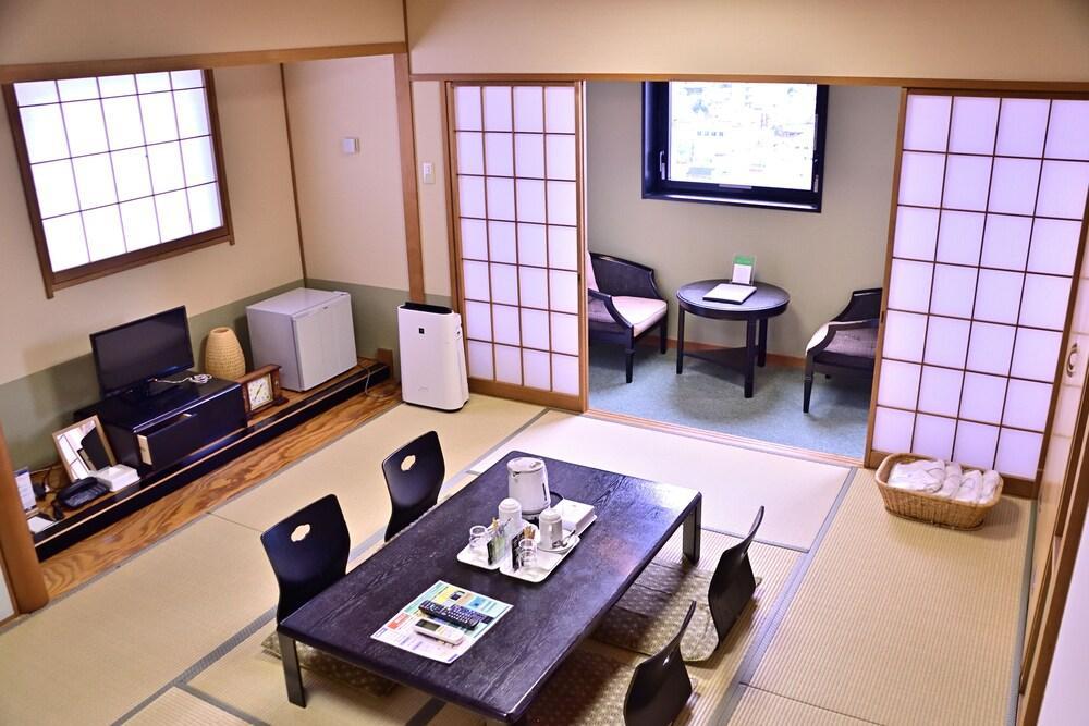 Takasaki Urban Hotel Экстерьер фото